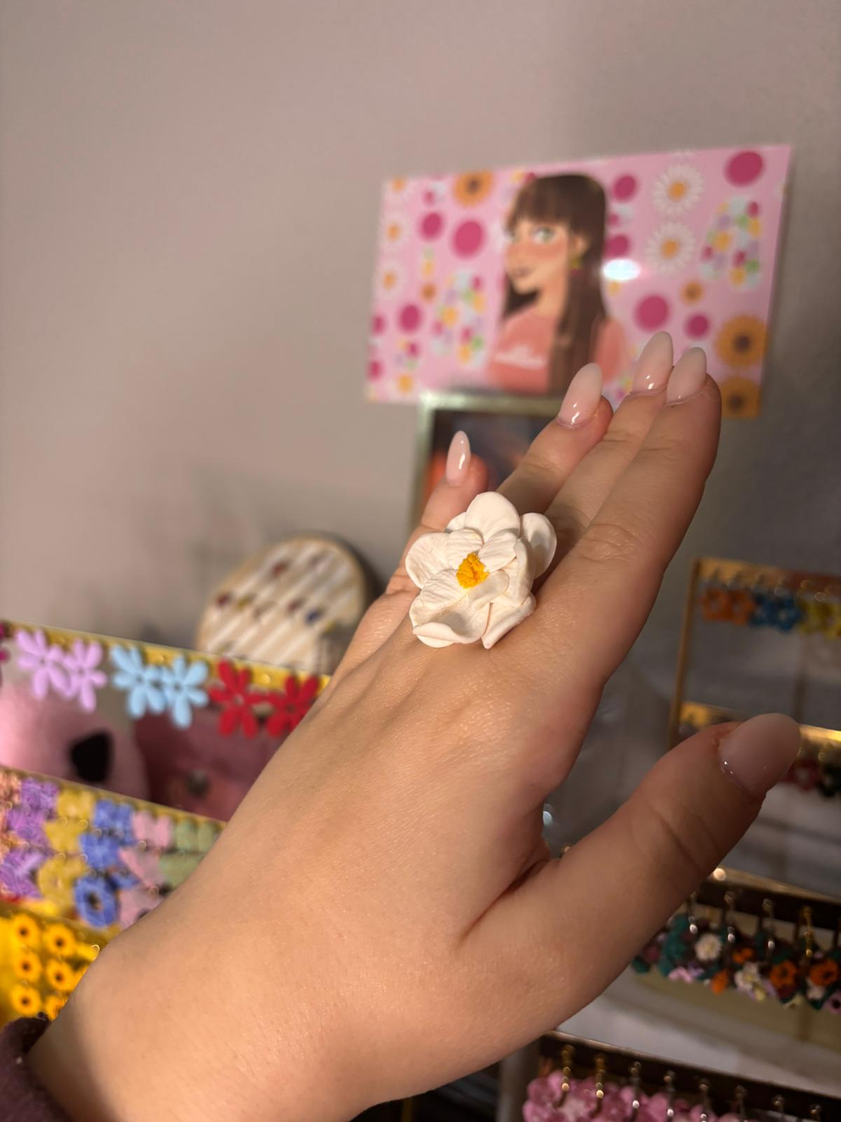 Anillo Amapola blanco grande PLATEADO