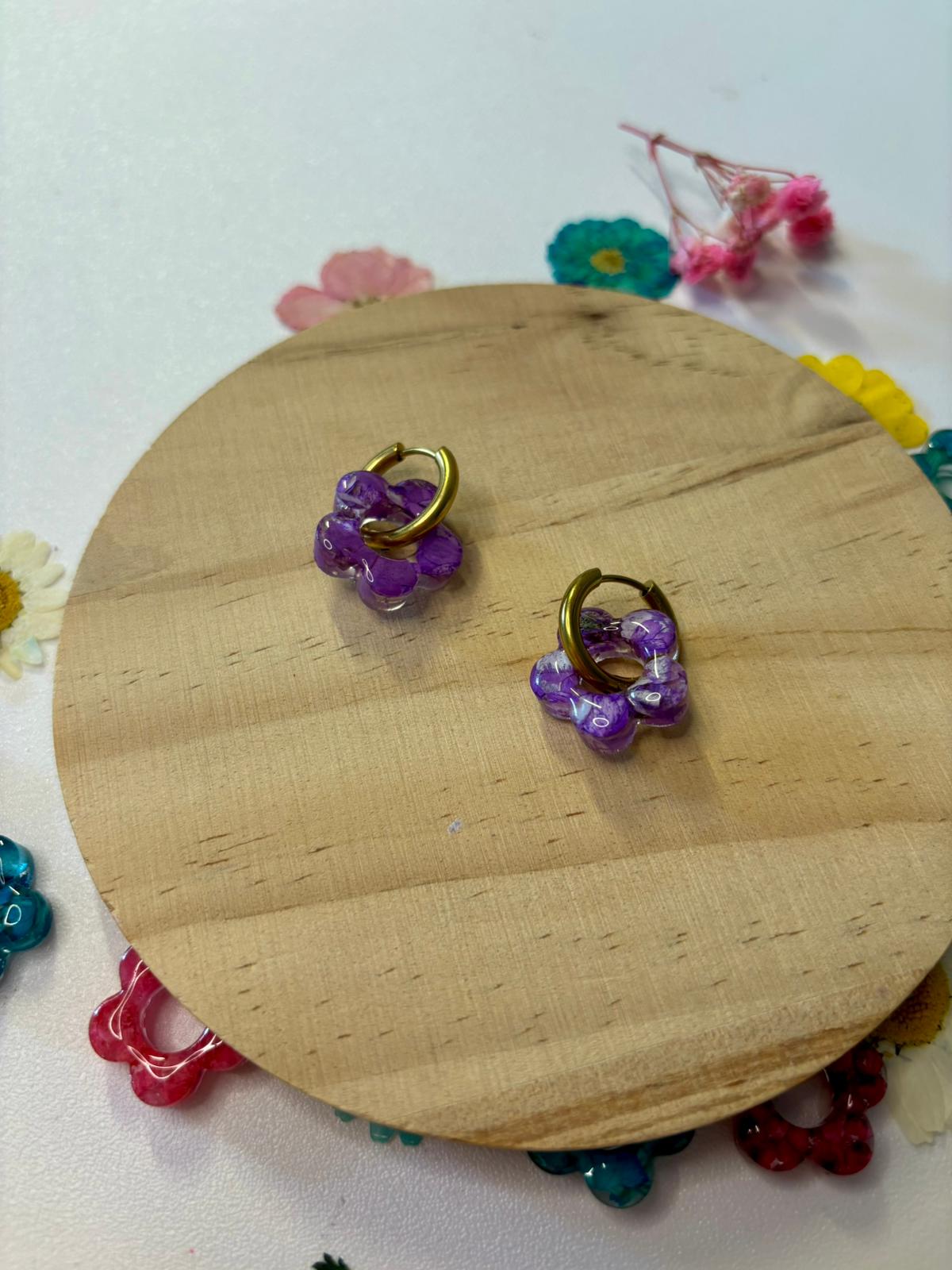 Flores de Hortensia y Gomphrena globosa morado