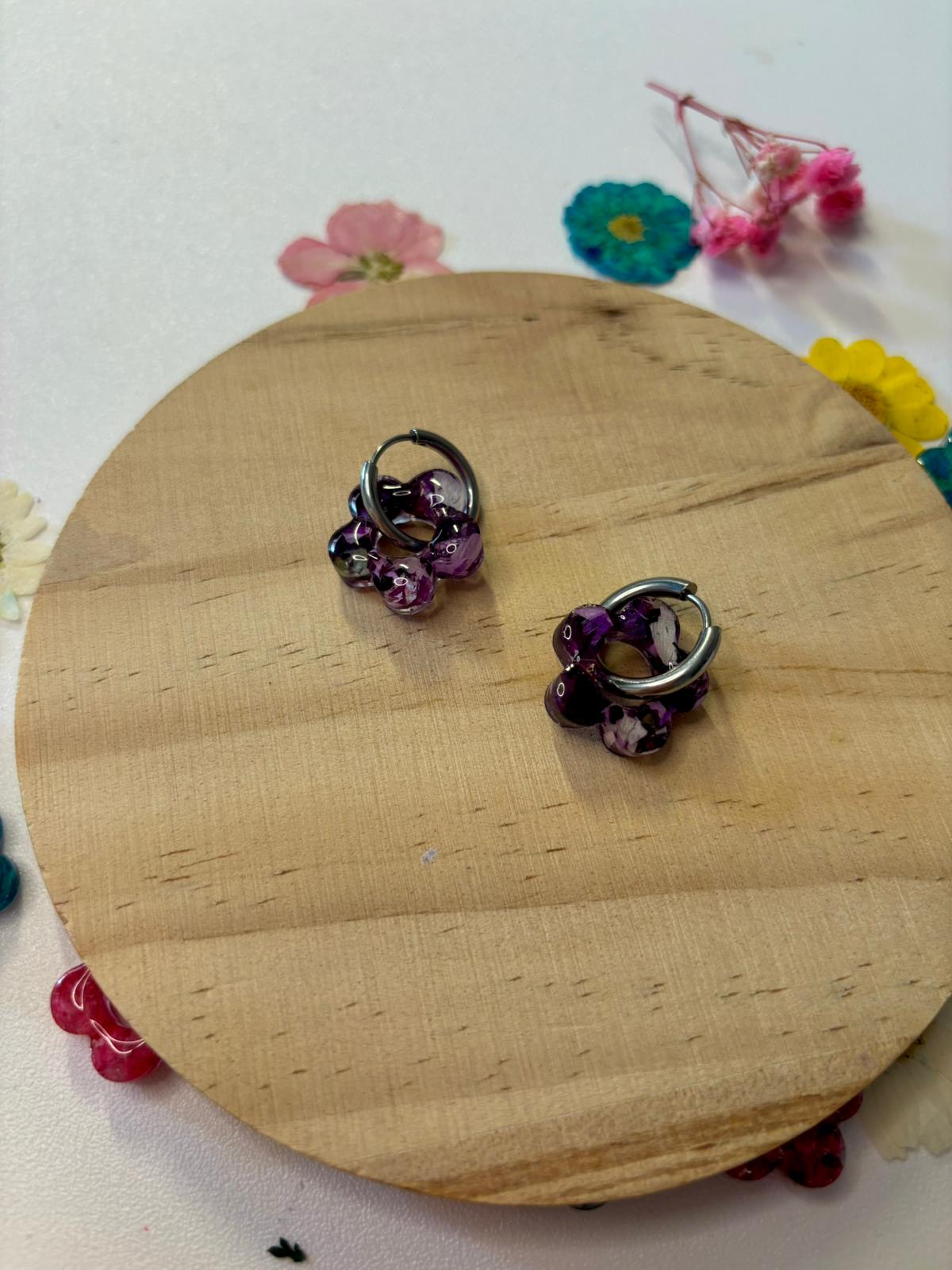 Flores de Hortensia y Gomphrena globosa morado oscuro