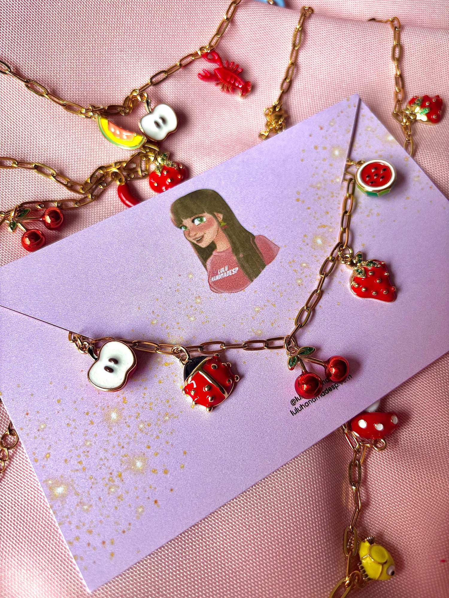 Collar con charms