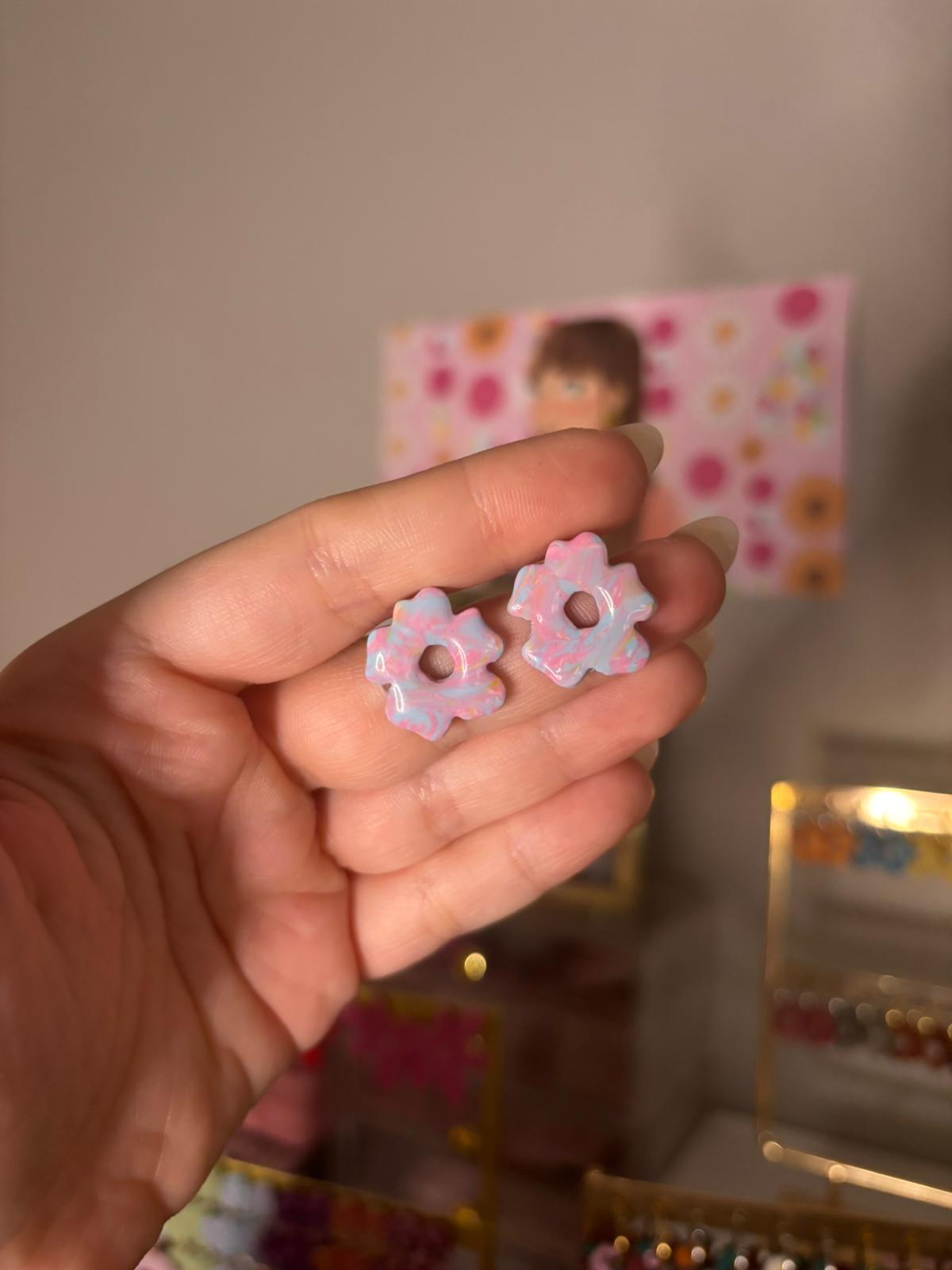 Pendientes REBAJAS mini bloom pequeño azul y rosa
