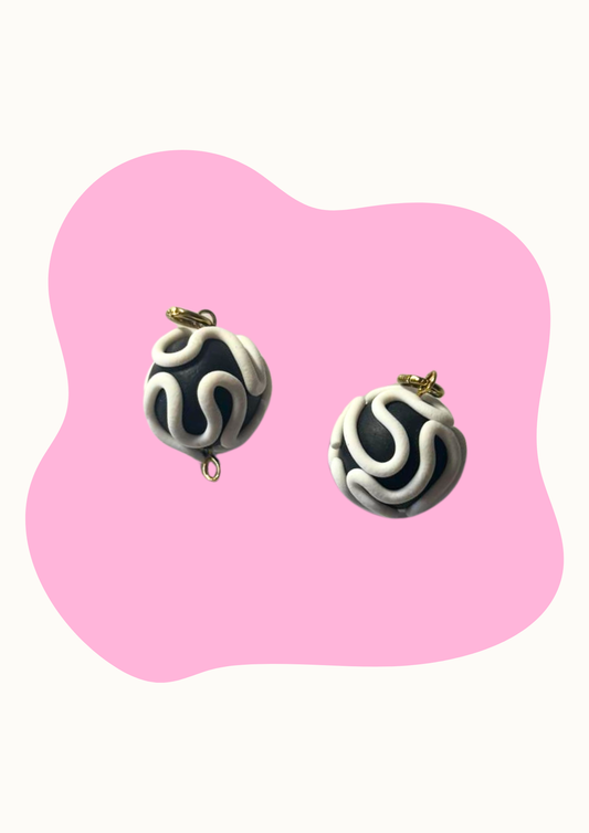 Charm - Caramelo - Negro y blanco