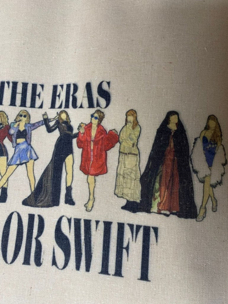 Tote bag Taylor Swift todas las eras dibujo