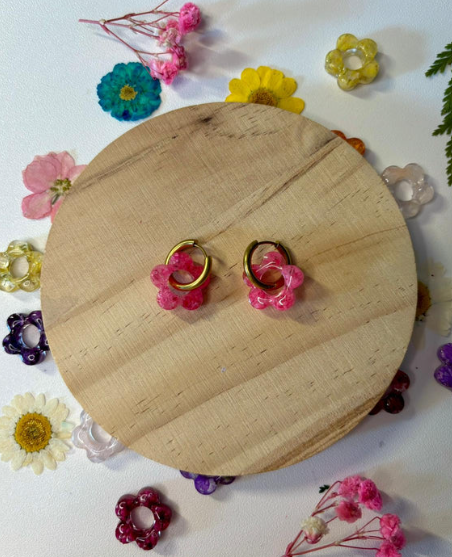 Pendientes de flores preservadas