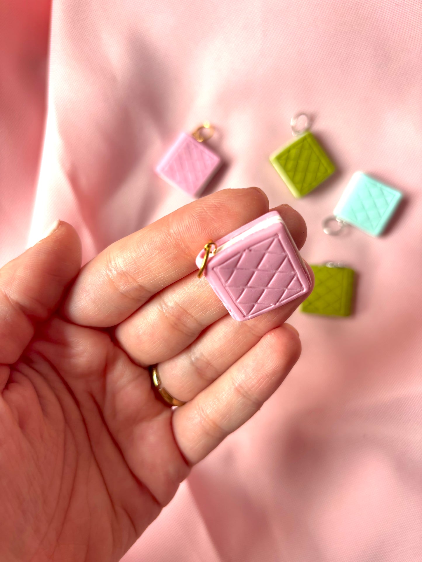 Charm libro