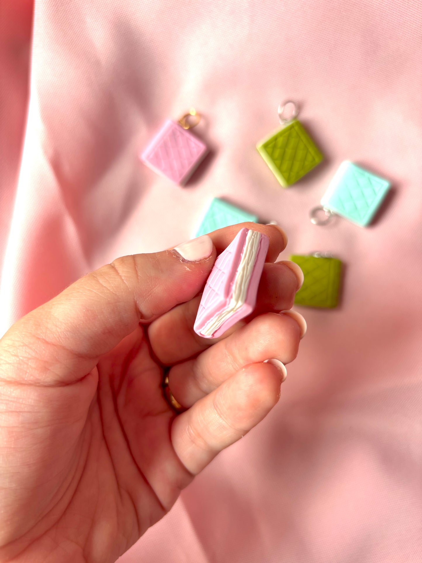 Charm libro