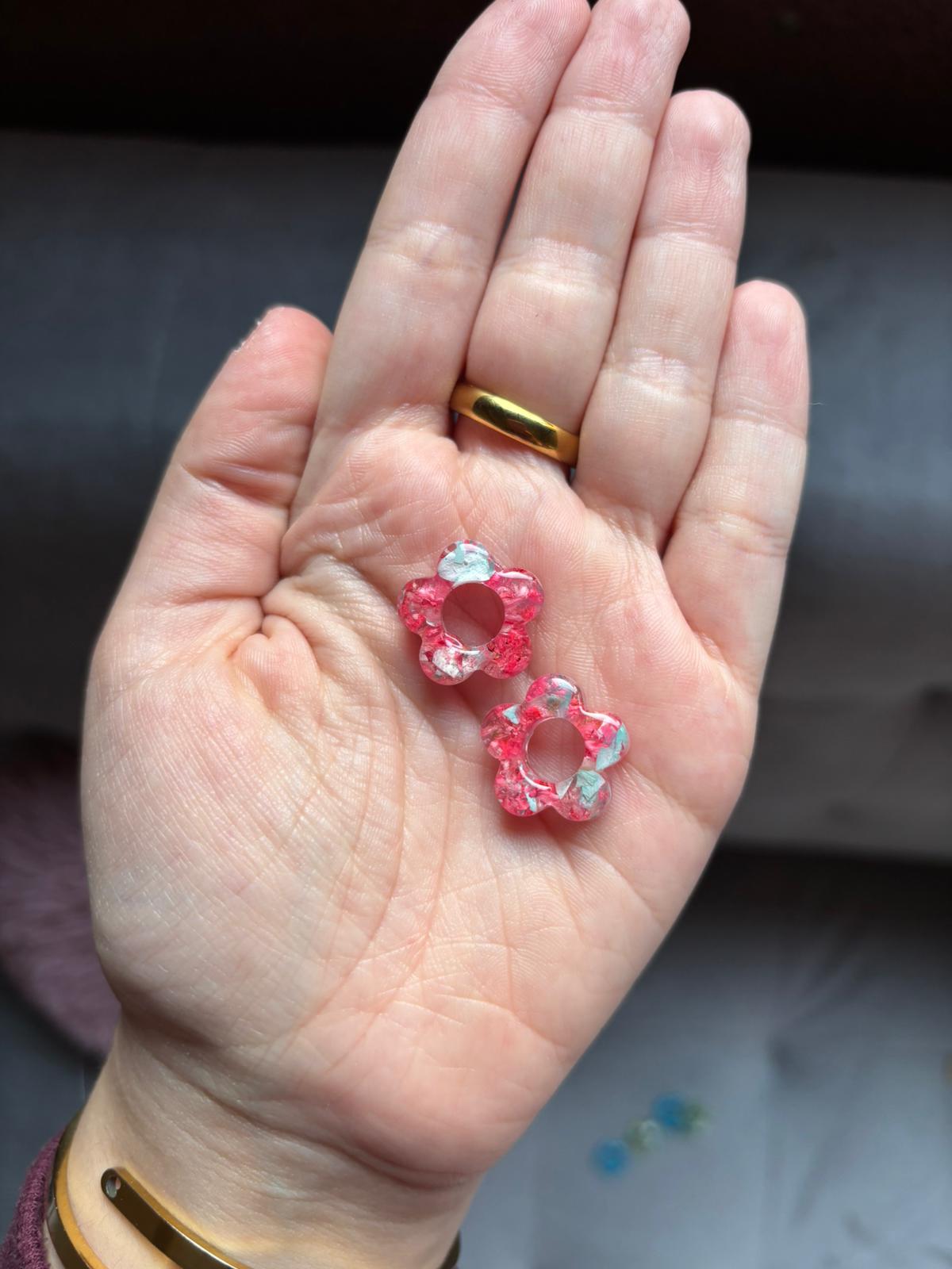 Flores rositas y azul