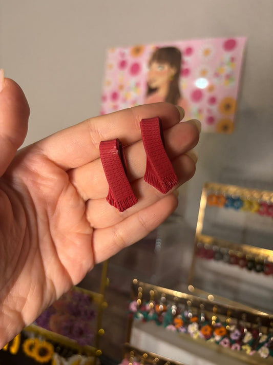 Pendientes REBAJAS All Too Well Taylor Swift pegada a la oreja