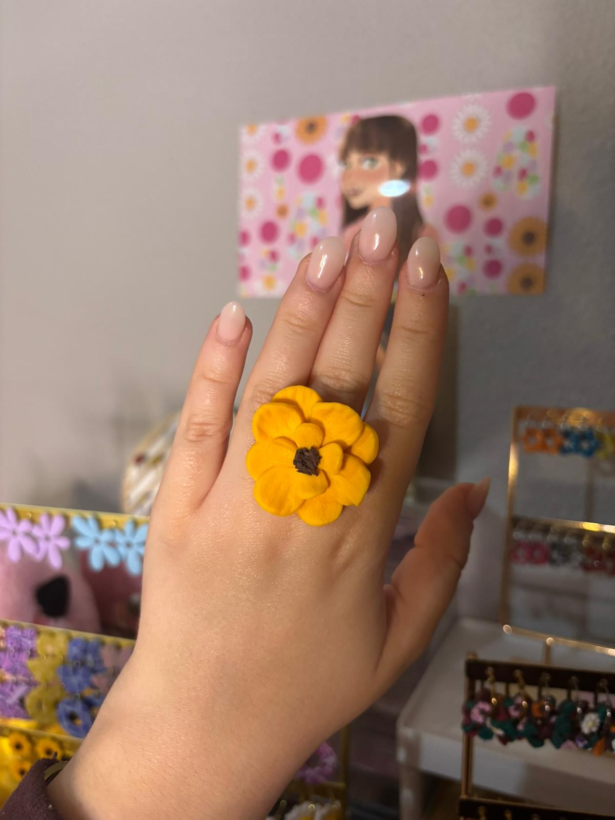 Anillo Amapola girasol grande DORADO