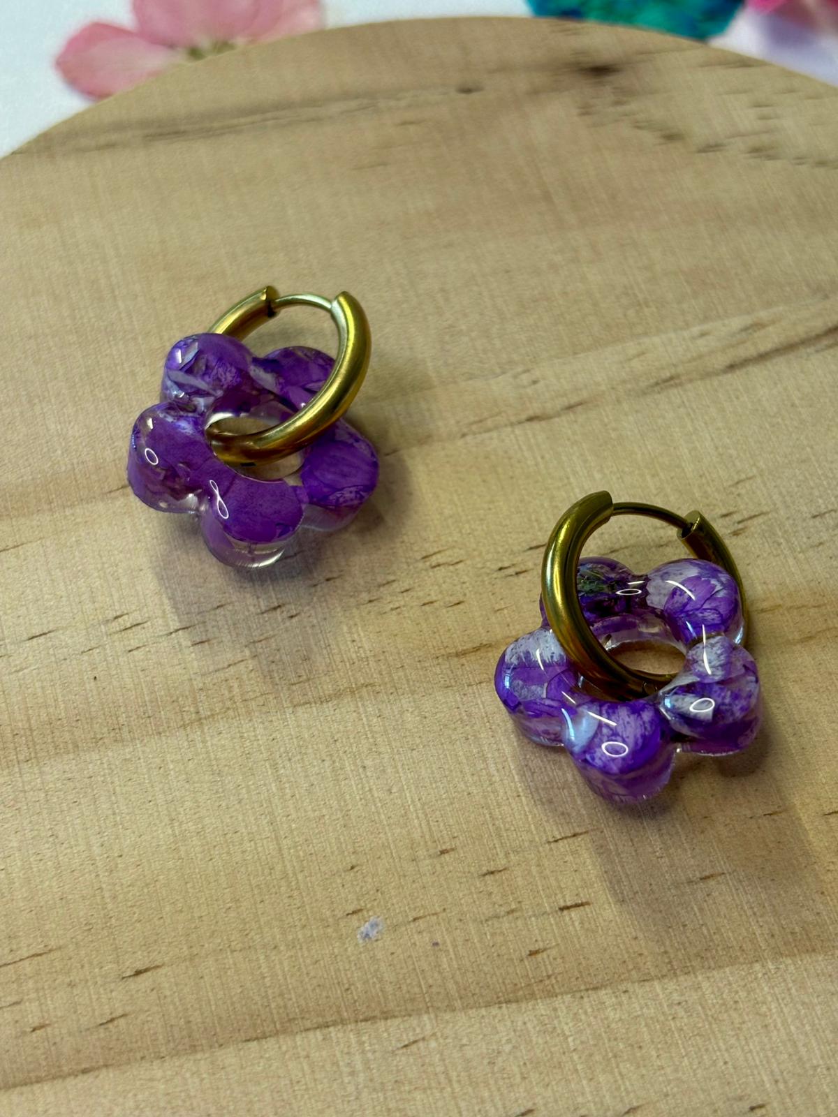 Flores de Hortensia y Gomphrena globosa morado